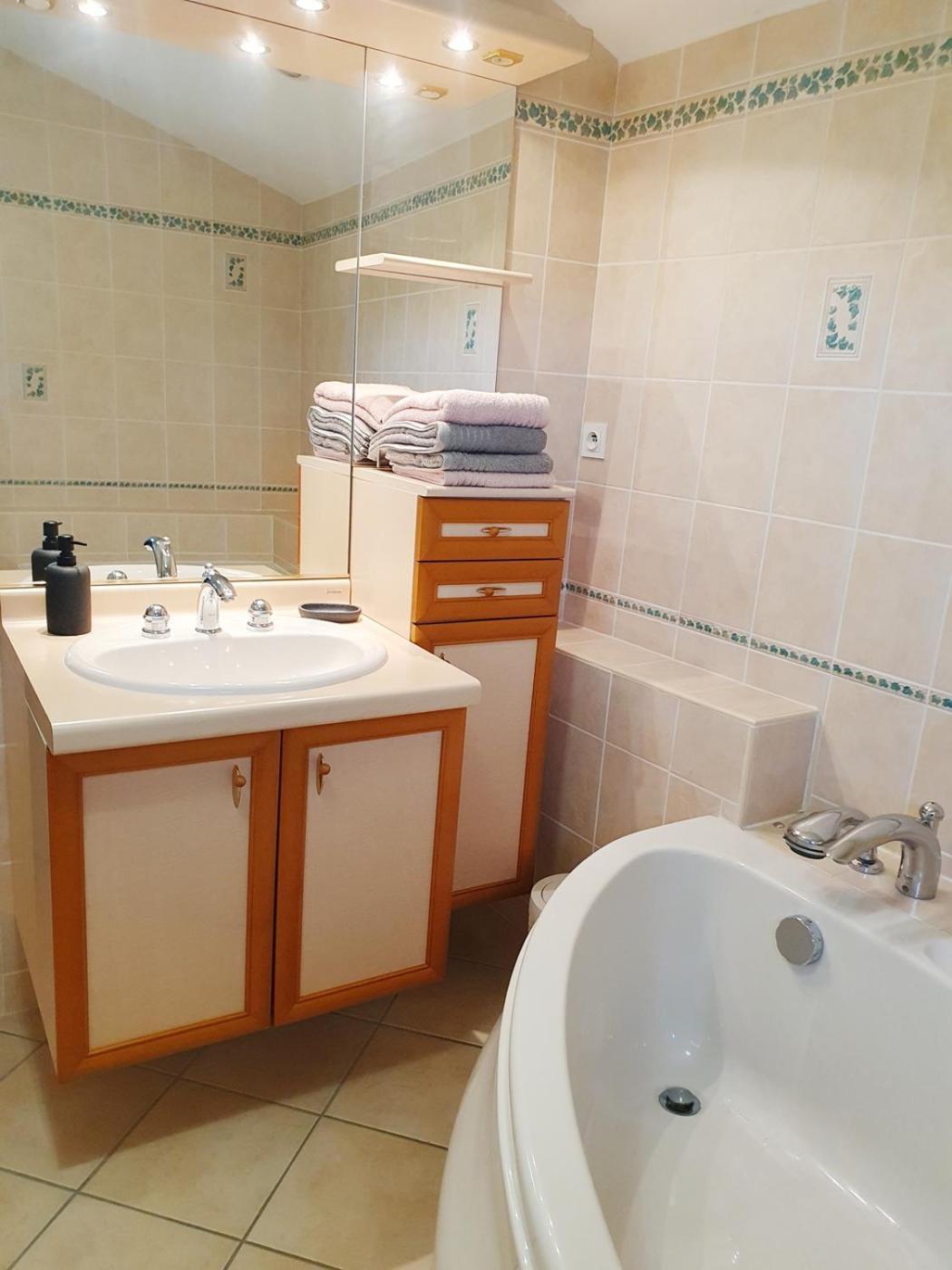 Le Clos Violet Clesse Holiday Home For 6 Bagian luar foto
